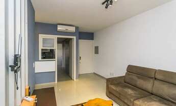 Imagem 4: Apto 2 dorms na Carlos Gomes, lareira, sacada, fica mobiliado e 1 vaga escriturada!