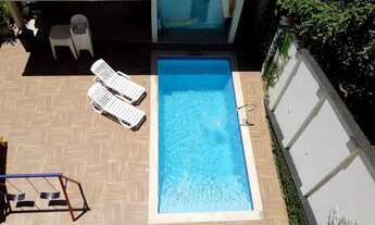 Imagem: Casa de Luxo com Piscina na Praia das Castanheiras