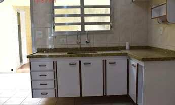 Imagem: CASA COM 2 DORMITÓRIOS, EDÍCULA E 4 VAGAS