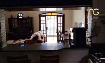 Imagem 2: Casa com 3 dormitórios, sendo 2 suítes, com piscina à venda por R$ 1.100.000 - Balneár