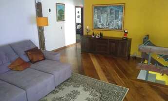 Imagem 7: Sobrado grande de esquina com 3 lojas anexas