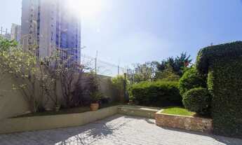 Imagem 7: Em frente ao ponto de ônibus para a estação Santa Cruz!