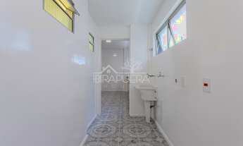 Imagem 2: Maravilhoso apartamento de 125m2 com 3 dormitórios, sendo 1 suíte, 2 banheiros e 1 vaga à