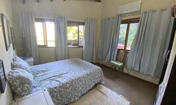 Imagem 7: Casa de condomínio para venda possui 290 metros quadrados com 3 quartos