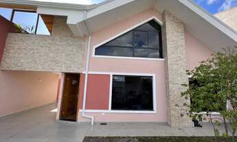 Imagem 2: Casa com piscina e edícula no bairro Xaxim!