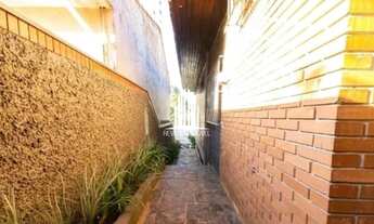 Imagem 5: Casa com 3 dormitórios, jardim, sala de TV, sala de estar, escritório, 5 banheiros sendo 1