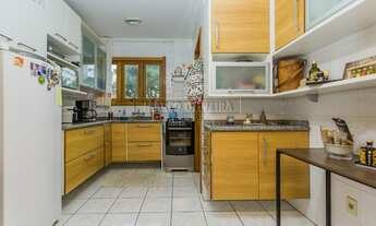 Imagem 5: Apto no bairro Petrópolis, mobiliado, com 3 dorm, sendo 1 suíte, com duas vagas de garagem