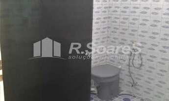 Imagem 7: Casa linear com três quartos sendo 1 suíte, em Bento Ribeiro, na Estrada Henriqque de Melo