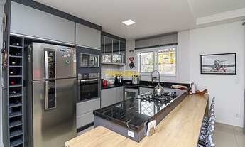 Imagem 3: Casa de esquina com amplo quintal, 3 suítes, rico em móveis planejados (tudo novinho de pr