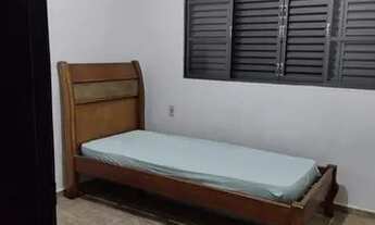 Imagem 4: Quartos mobiliados em pensão (Araraquara