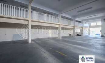 Imagem 2: Loja/Salão Comercial com 970 m², mezanino, estacionamento e visibilidade na Av. Santa Cata