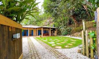 Imagem 2: Ubatuba, Saco da Ribeira- Linda casa com 2 dormitórios para locação temporária!