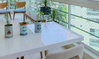 Imagem 3: Apartamento Recém Reformado com 140 m² de área útil com 3 suítes, 2 vagas, e Ar Condiciona