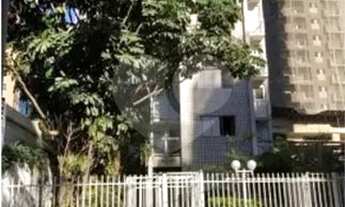 Imagem 3: Claro, amplo, um por andar. Rua tranquila, próximo ao Clube Pinheiros