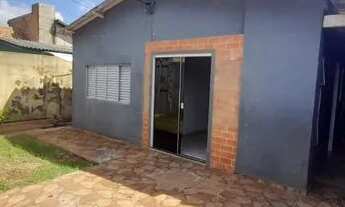 Imagem 2: Casa 3 quartos. Bairro Taveirópolis, com quintal, garagem descoberta. Próx. Duque