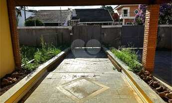 Imagem 5: Linda e Espaçosa Casa Disponível para venda!