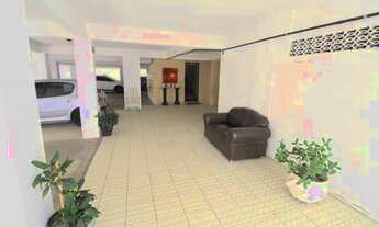 Imagem 2: Apartamento com 2 quartos, wc social, dependência completa de empregada, varanda, 1 vaga