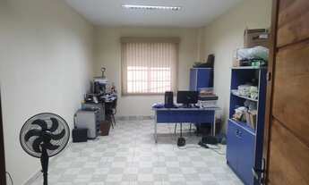 Imagem 2: Aluga-se ou Vendo um prédio comercial com três pavimento