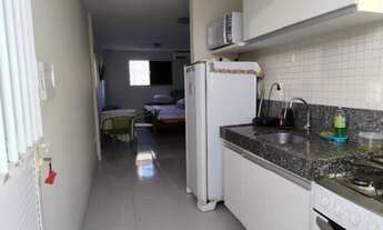 Imagem 4: Kitnet em Ponta Negra, quarto, cozinha e Banheiro