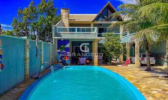 Imagem 3: Sobrado Sofisticado Próximo ao Mar Amplo Terreno, Área Gourmet e Pé-Direito Alto!