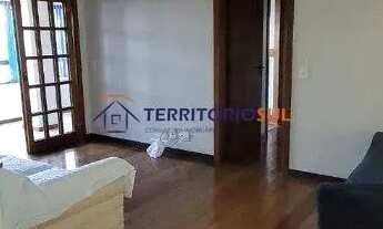 Imagem 2: Apartamento de 2 dormitórios grande com suite, sacada fechada com churrasqueira, elevador