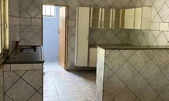 Imagem 2: Vendo ou troco sobrado com ponto de comércio