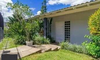 Imagem 2: Casa no bairro Três Figueiras de 3 dormitórios e 3 vagas para alugar