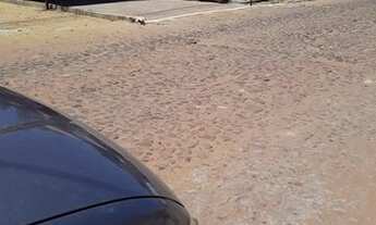 Imagem 5: Casa 3 quartos, sala ampla e cozinha e quintal, área na frente pra garagem