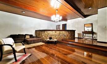 Imagem: Casa tipo sobrado, com 6 dormitórios à