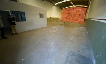 Imagem 2: Barracão para alugar, 200 m² por R$ 3.000,00/mês - Jardim Silvino - Cambé/PR