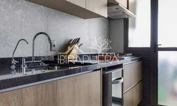 Imagem 2: Apartamento de 95m² com reforma impecável em prédio novo. São 95m² distribuídos em 3 quart