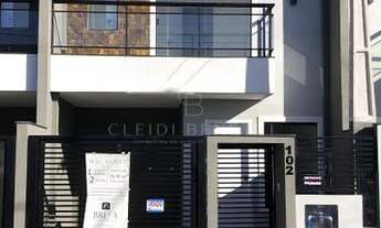 Imagem: Sobrado com 2 suítes no Bairro Cordeiros