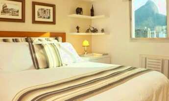 Imagem 2: Apartamento de 70 metros quadrados no bairro Leblon com 2 quartos