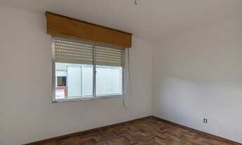 Imagem 3: Apartamento para venda tem 80 metros quadrados com 4 quartos em Cristal - Porto Alegre - R