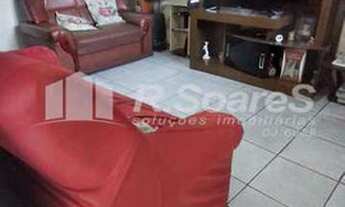 Imagem 4: Casa linear com três quartos sendo 1 suíte, em Bento Ribeiro, na Estrada Henriqque de Melo