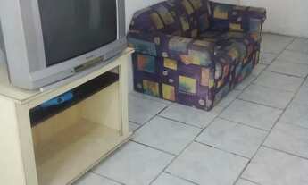 Imagem: Alugo peça grande com banheiro