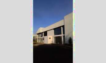 Imagem 3: Galpão com 6500 de terreno, com 1670 de área construída, e com um galpão no fundo com 685