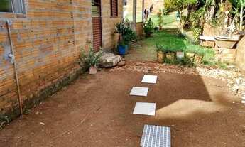 Imagem 7: Terreno grande com duas casas