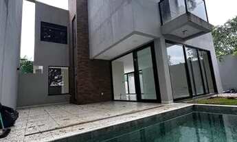 Imagem 2: Casa em Condomínio Fechado / 4 suítes / Piscina / 4 vagas