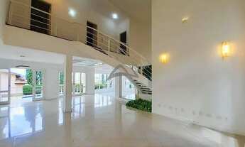 Imagem 3: Casa de condomínio sobrado para aluguel tem 330 metros quadrados com 4 quartos