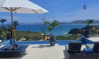 Imagem: Casa com 3 Quartos e 4 banheiros à Venda