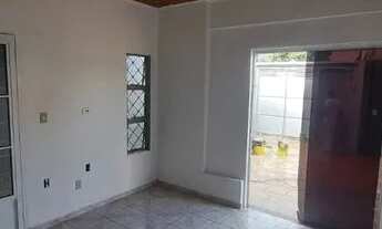 Imagem 4: Casa 3 quartos. Bairro Taveirópolis, com quintal, garagem descoberta. Próx. Duque