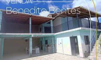 Imagem: Casa de esquina com 1° andar próximo ao