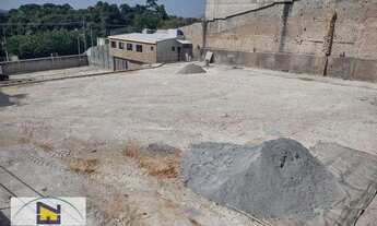 Imagem 4: Terreno todo regularizado com 5.640 m² de área e 35 metros de frente para a rua. Excelente