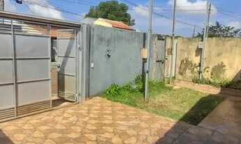 Imagem 3: Casa 3 quartos. Bairro Taveirópolis, com quintal, garagem descoberta. Próx. Duque