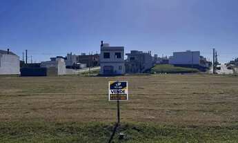 Imagem 2: Terreno amplo à venda no Quinta do Lago, com 557,89m² (12,01m x 46,75m), em condomínio com