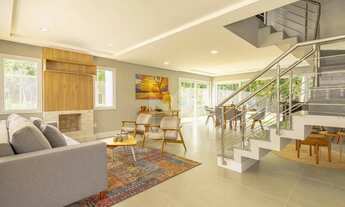 Imagem 2: Casa com 3 suítes, hidromassagem e quintal amplo no bairro Pedra Redonda em Porto Alegre