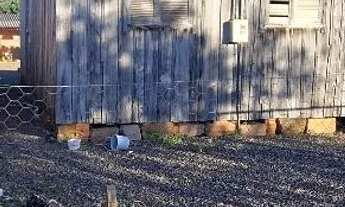 Imagem: Terreno com duas casas