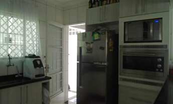 Imagem 4: Casa para Venda em Presidente Prudente, BONGIOVANI, 4 dormitórios, 2 suítes, 1 banheiro