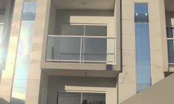 Imagem: LINDO SOBRADO NO RIO PEQUENO EM CAMBORIÚ